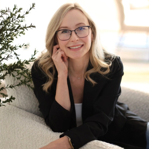 Headshot of Amanda Lucas, LCSW