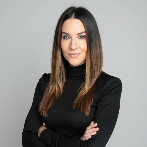 Headshot of Erika Alhashmi, LPC