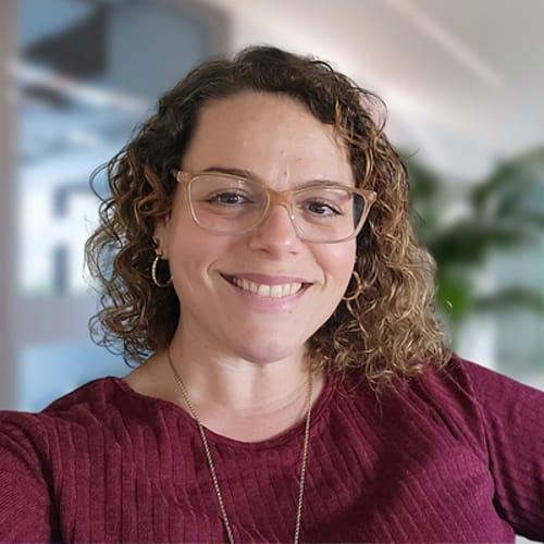 Headshot of Angela DeLuca, LCSW