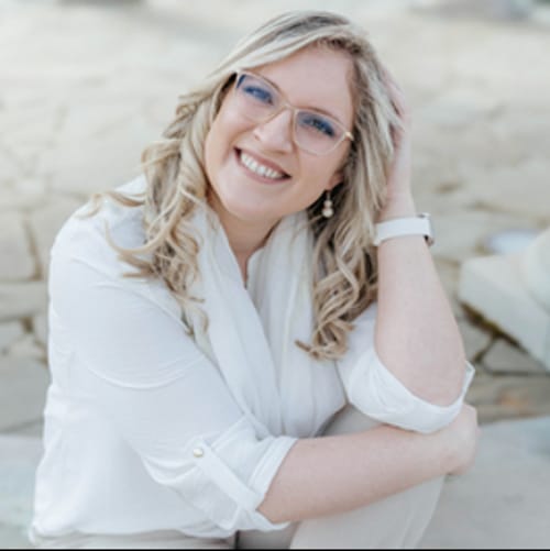 Headshot of Amber Kendall, LCSW