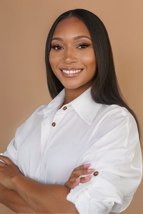 Headshot of Ashley Carter, LCSW