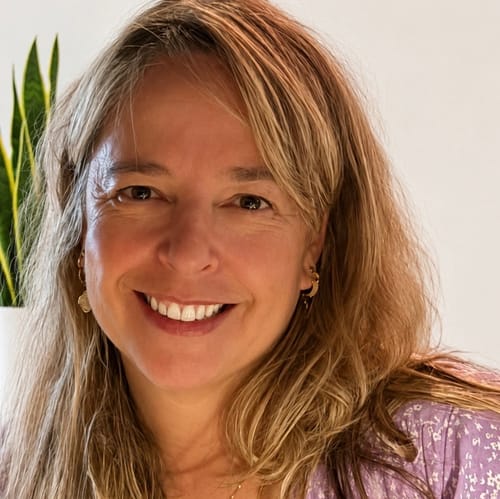 Headshot of Maria Luiza Molano, LMHC
