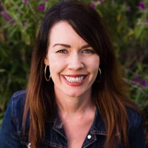 Headshot of Lindsay Toms, LMFT