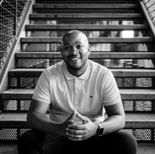Headshot of Johnnie Alexander, LCSW