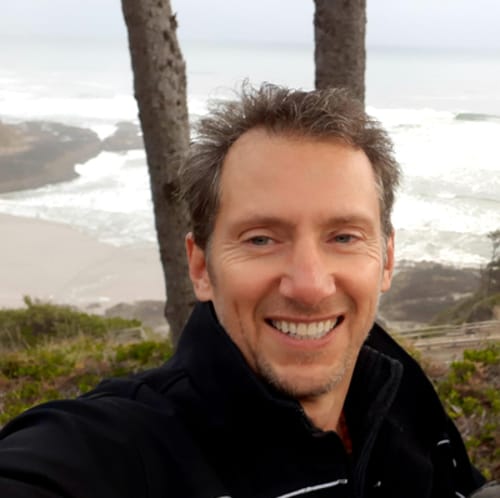 Headshot of Mark Saren, LPC