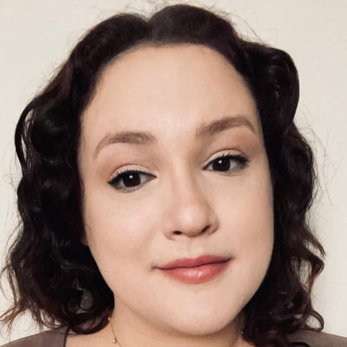 Headshot of Erin Reynolds, LMHC