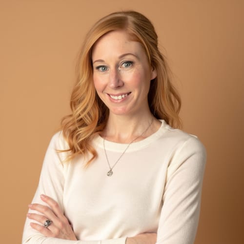 Headshot of Shauna Groves, LCSW