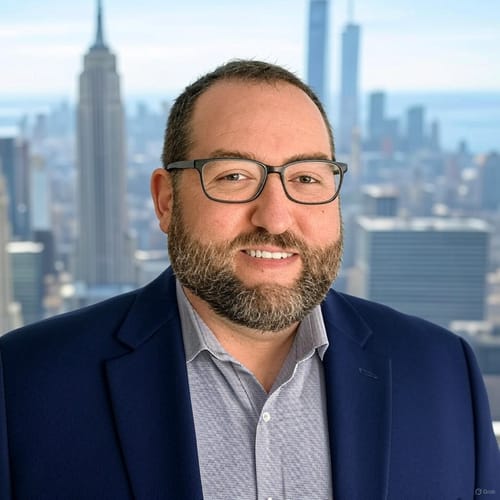 Headshot of Derek Thompson, LCPC