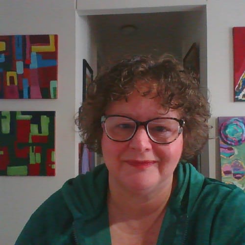 Headshot of Eve Brownstone, LCPC