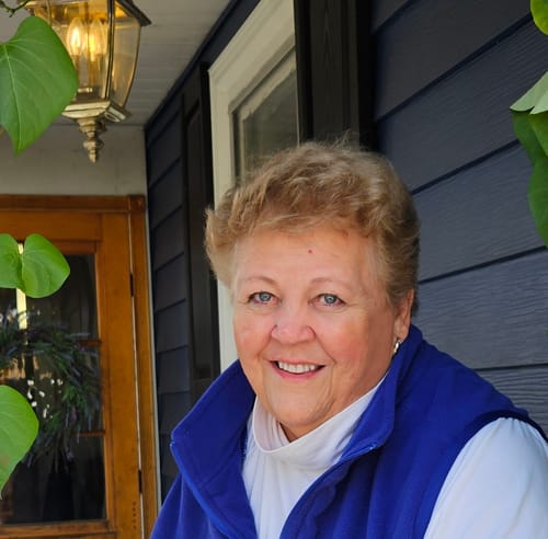 Headshot of Julie Bosacker, LPCC