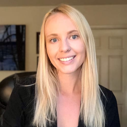 Headshot of Courtney Carlson, LMFT