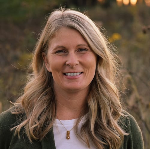 Headshot of Erin Henshaw, LICENSED_PSYCHOLOGIST