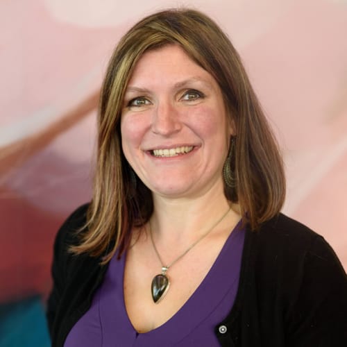 Headshot of Laura Karnes, LPC