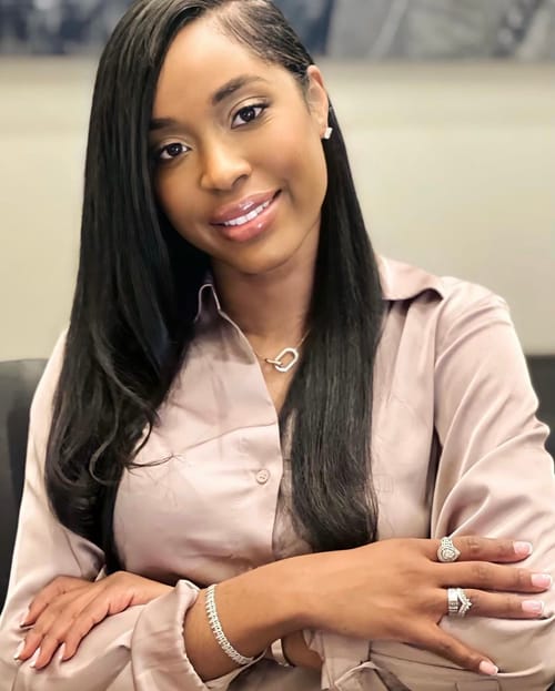 Headshot of Laporshe Smith, LPC