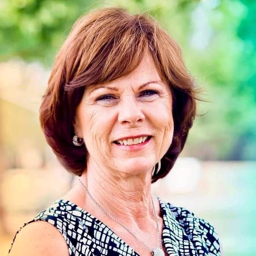 Headshot of Laura Spera, LMFT