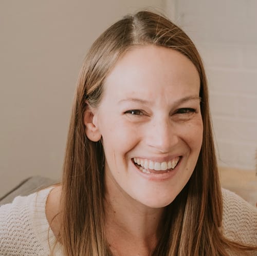 Headshot of Kristen Sexton, LMFT