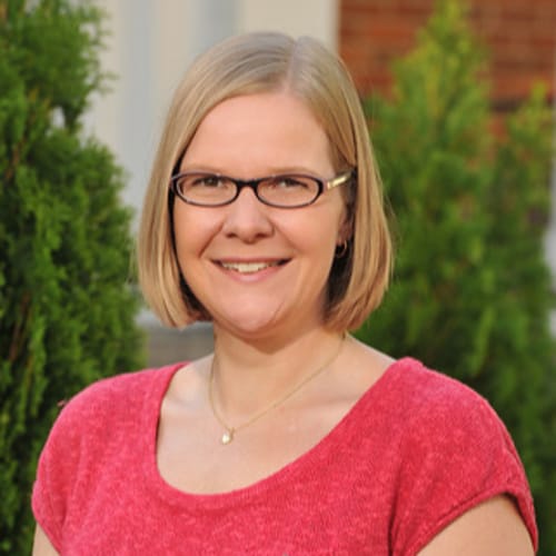 Headshot of Erikalin Ashton, PSYCHOLOGIST_OUT_OF_STATE