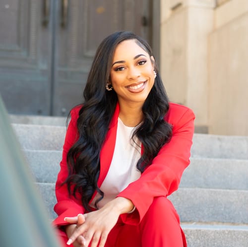 Headshot of Janay Kelly Grant, LPC