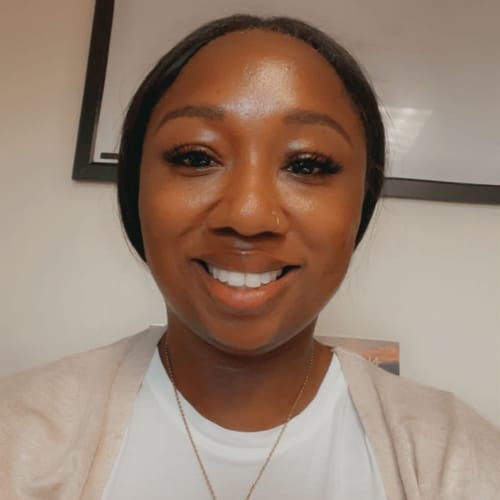 Headshot of Rayeshundra Henderson, LCPC