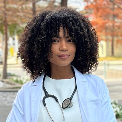 Headshot of Maytee Cuevas Rojas, APRN