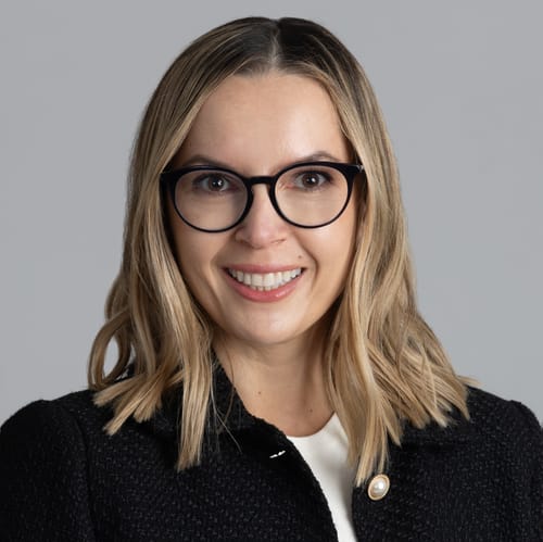 Headshot of Karina Kuszewska, LPC