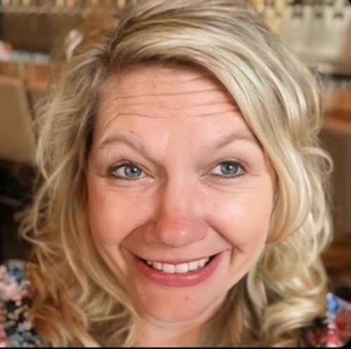 Headshot of Lynnette Craig, LPC