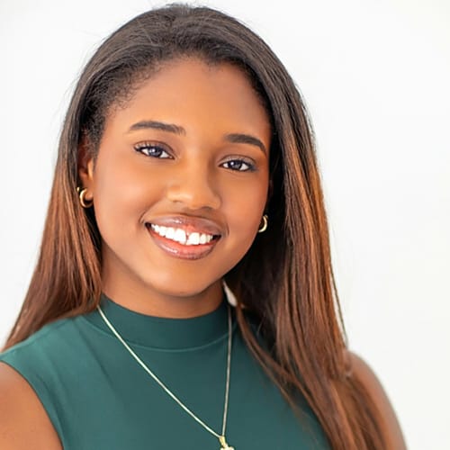 Headshot of Nia Walters, LMHC