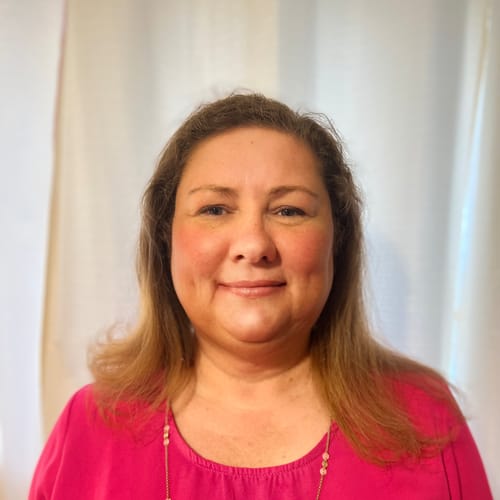 Headshot of Crystal Thomson, LMFT