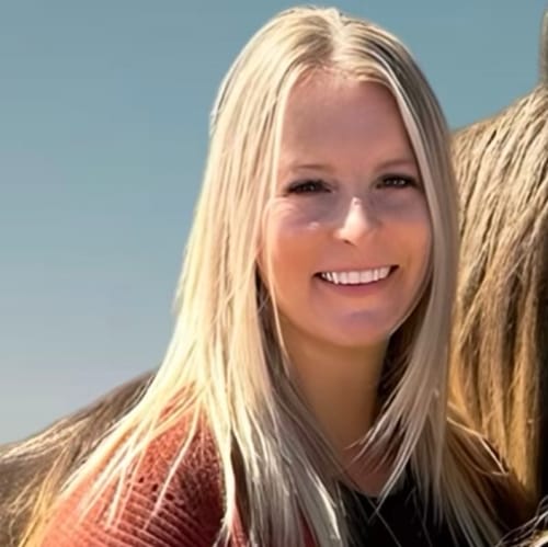 Headshot of Chelsey Lindell, LCSW