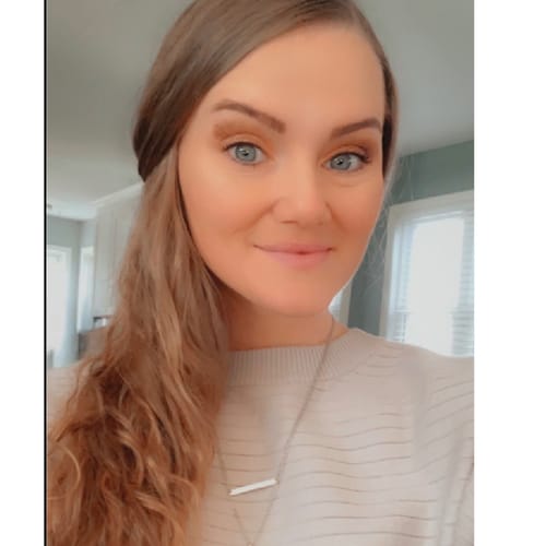Headshot of Alisha Edwards, LCSW