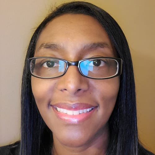 Headshot of Deshanda Artis, LCSW