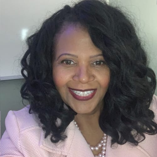 Headshot of Robin Washington-White, LPC