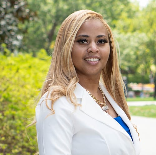 Headshot of Xavbryelle Warren, LPC