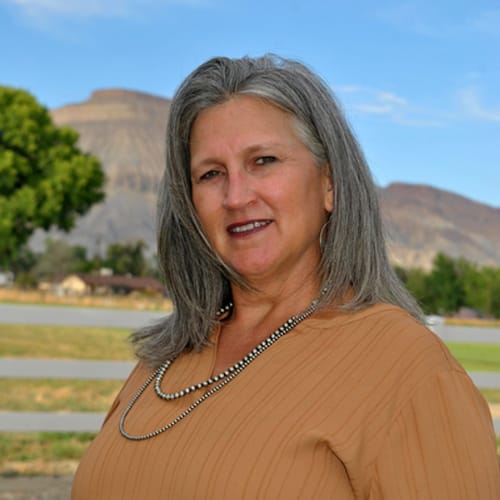 Headshot of Kathy Capps, LPC
