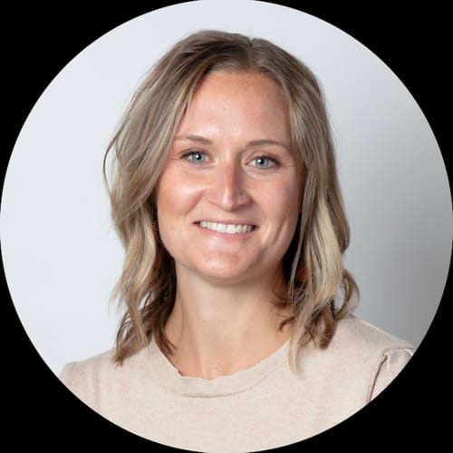 Headshot of Lindsay Von Qualen, LCSW