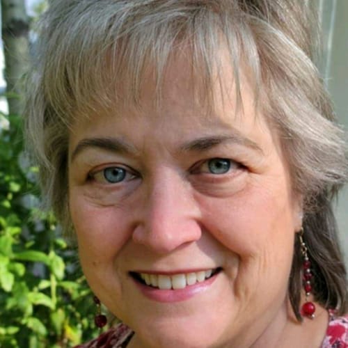 Headshot of Lori Richeson, LMFT