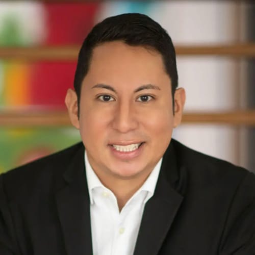 Headshot of Christopher Logan, LPC