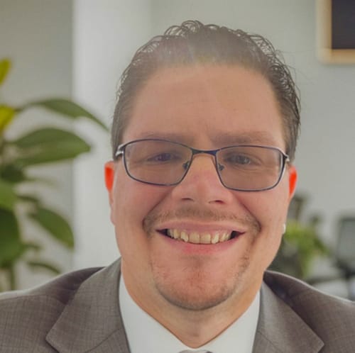 Headshot of Larry Schew, LCSW