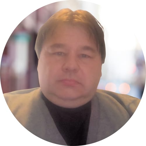 Headshot of Christopher Hale, LCSW
