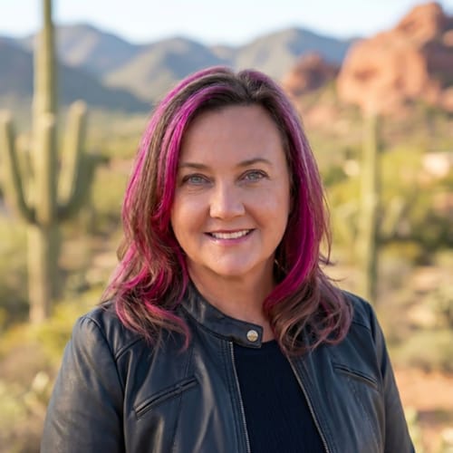 Headshot of Tara Robin, LPC
