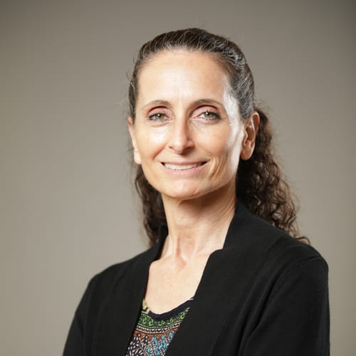 Headshot of Maryanne Garnsey, LMFT
