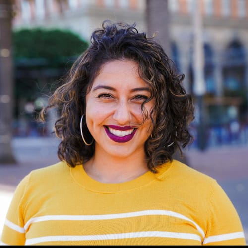 Headshot of Cindy Florido, LPC