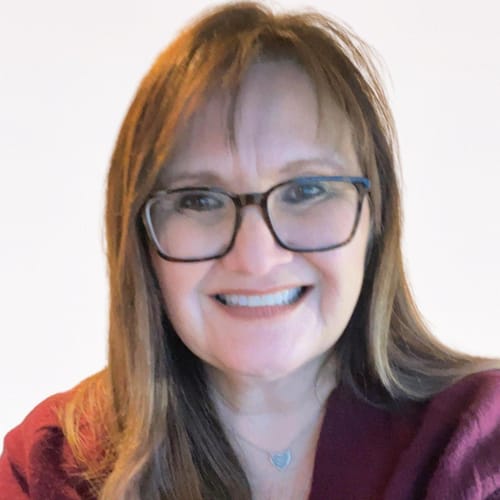 Headshot of Claudia Alanis, LPC