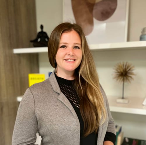 Headshot of Hillary Vercosa-Kaufman, LMHC