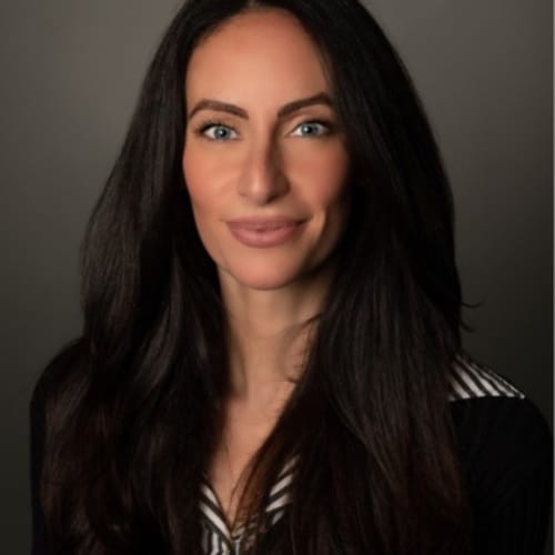 Headshot of Vanessa Segovia, LMFT