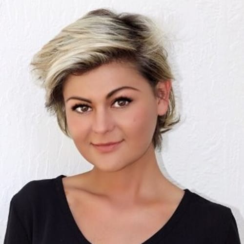 Headshot of Iwona Szukielojc-Kizziah, LMHC
