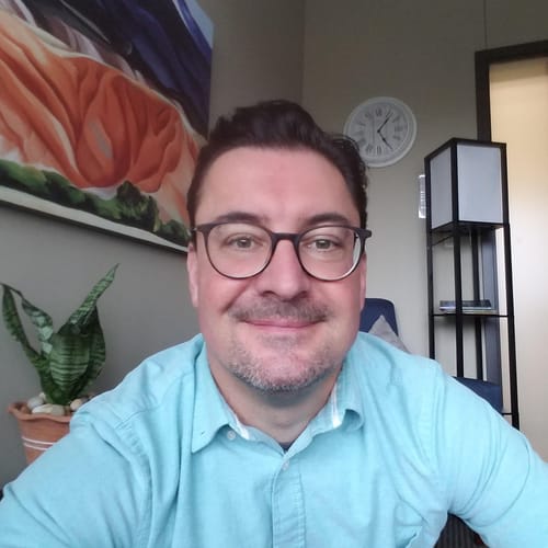 Headshot of Justin Lark, LPC