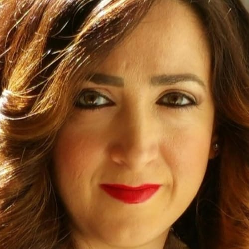 Headshot of Roxana Vahdat, LMFT