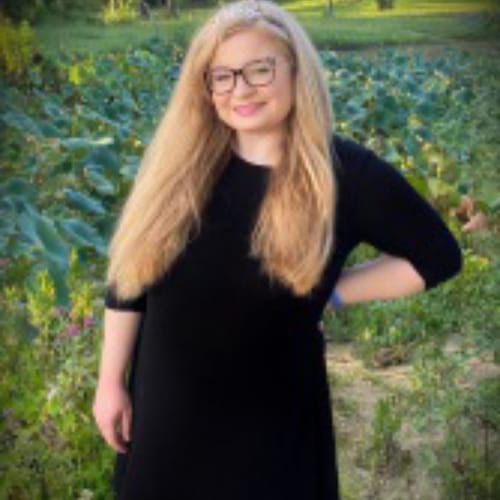 Headshot of Lindsey Steger, LPC
