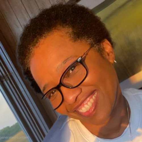 Headshot of Theresa Dinkins, LMFT